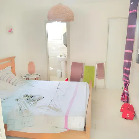 Maison Confortable Avec Vue Montagne A Nant, Piscine Partagee *