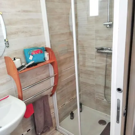 Maison Confortable Avec Vue Montagne A Nant, Piscine Partagee * Nant