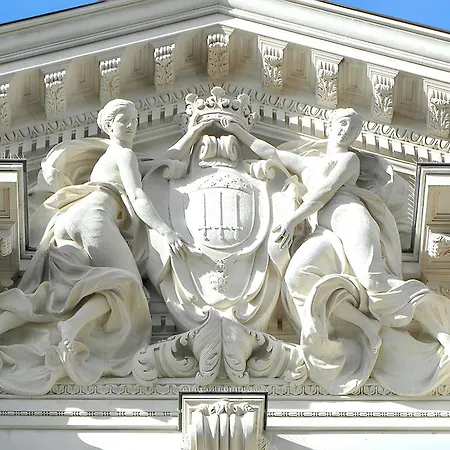 בית נופש Maison Confortable Avec Vue Montagne A Nant, Piscine Partagee *