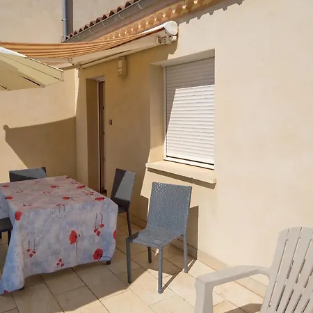 Maison Confortable Avec Vue Montagne A Nant, Piscine Partagee